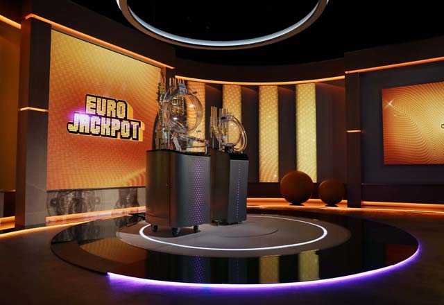 240424Eurojackpot_studio_2024_01klein – (c) Veikkaus 640 252 Hochgewinne Eurojakcpot 1. Halbjahr 2021