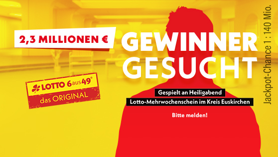 Dunkles Bild zeigt eine Person von hinten, die von oben von einem Scheinwerfer angestrahlt wird. Die Person ist nciht zu erkennen. 