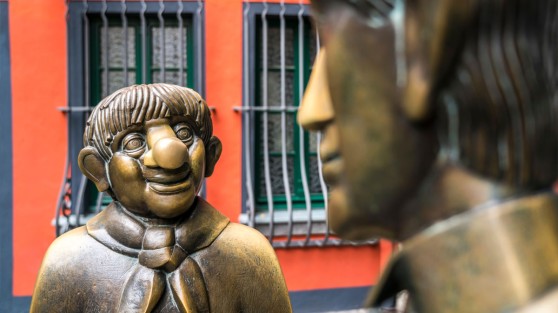 Bronzestatuen Tünnes und Schäl in Köln | WestLotto Glücksbringer aus aller Welt
