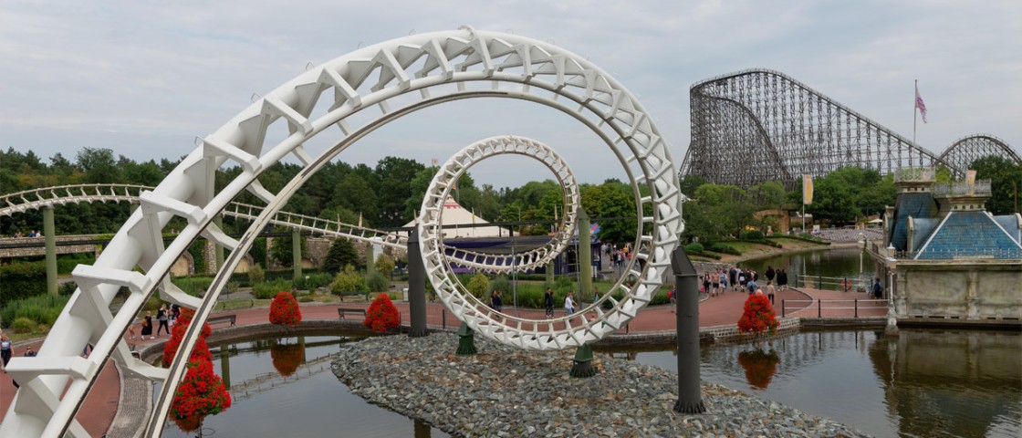 Achterbahn in Spiralform | Glücksbringer LOTTO 6aus49