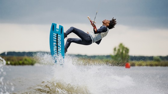 WestLotto-Toptalent Wanley Fendrich auf dem Wakeboard